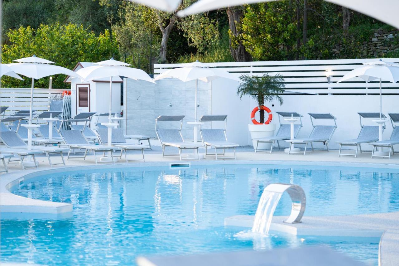 ماسّا لوبْرينسِ Hotel & Spa Relais Freedom Club المظهر الخارجي الصورة