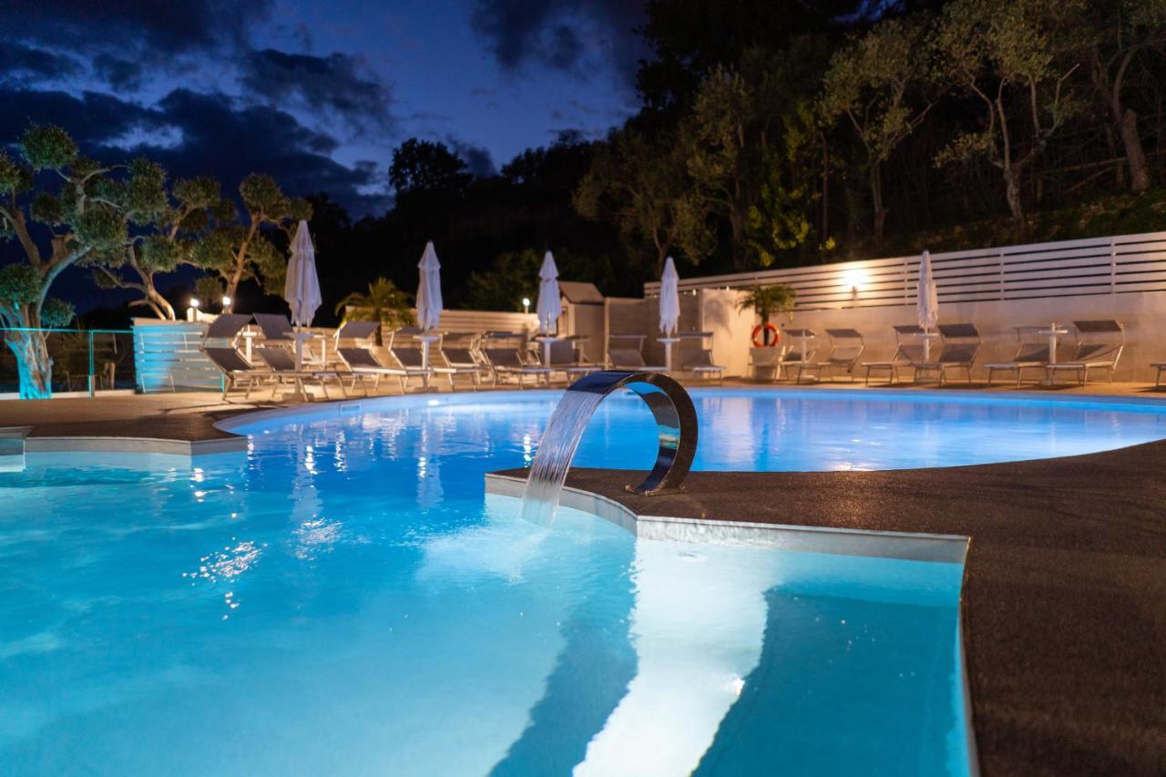 ماسّا لوبْرينسِ Hotel & Spa Relais Freedom Club المظهر الخارجي الصورة