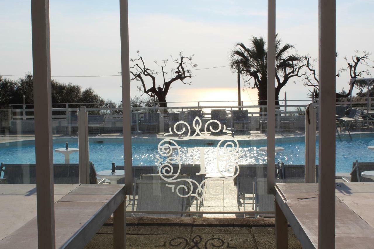 ماسّا لوبْرينسِ Hotel & Spa Relais Freedom Club المظهر الخارجي الصورة